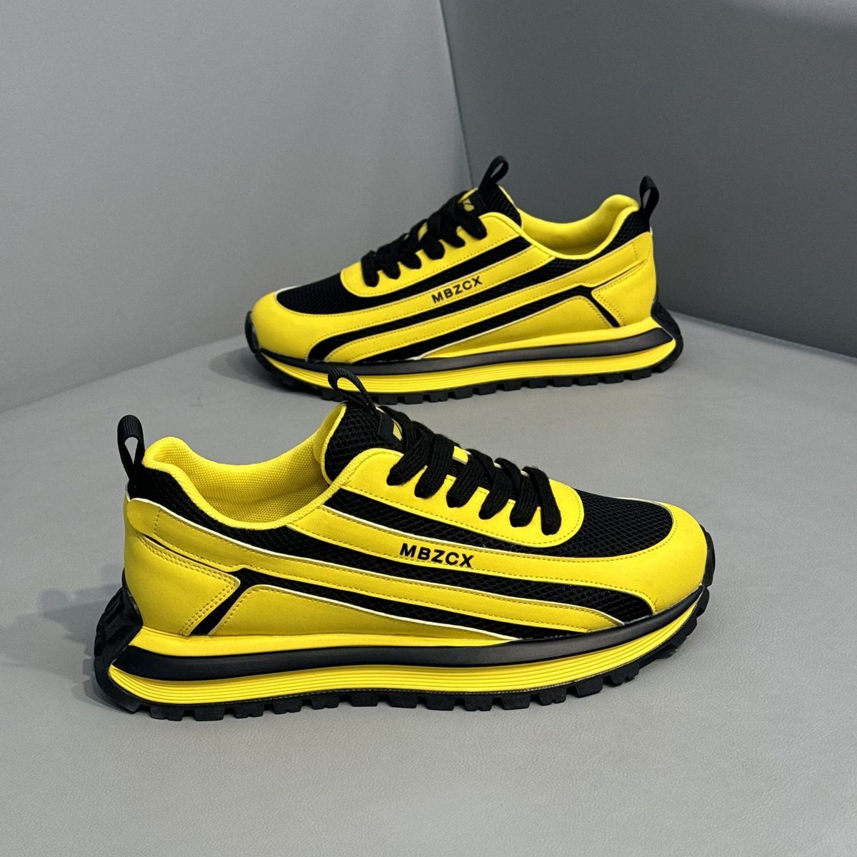 Badminton Shoes - Herren Mesh Atmungsaktive Sport-Laufschuhe Luxusmarke Neue